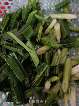 蒜苗西蓝花炒肉步骤1