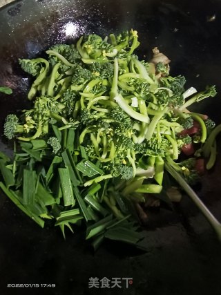 蒜苗西蓝花炒肉步骤5
