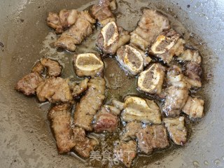 胡萝卜西兰花梗炒牛仔骨步骤9