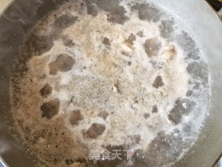 糯米笋炖土鸡步骤3