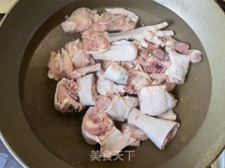 糯米笋炖土鸡步骤2