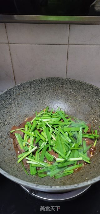 韭菜烧猪血步骤8