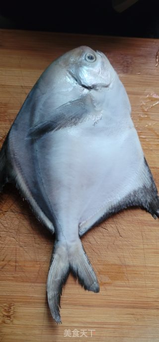 香辣蒜香鲳鱼步骤1