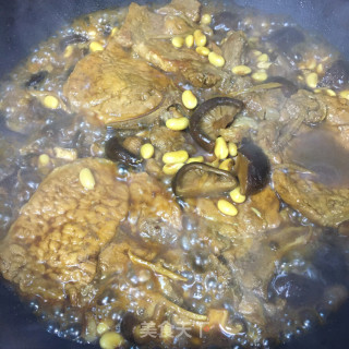 香菇黄豆烧大排步骤9