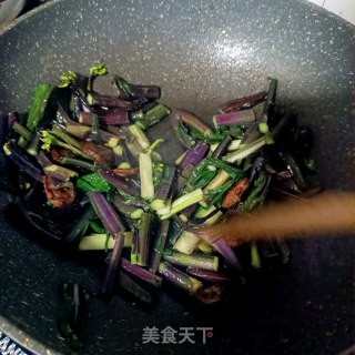 腊肠炒红菜苔步骤6
