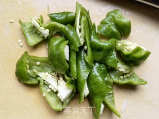 螺丝椒洋葱炒羊肉步骤2