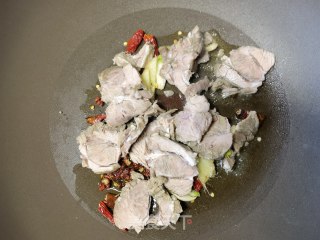 螺丝椒洋葱炒羊肉步骤5