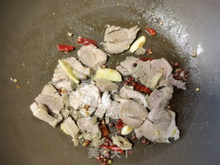 螺丝椒洋葱炒羊肉步骤6