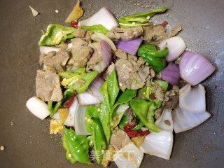 螺丝椒洋葱炒羊肉步骤12