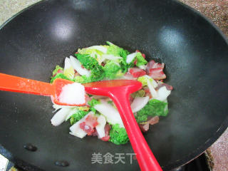 风干肉炒黄心菜步骤6