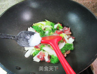 风干肉炒黄心菜步骤7