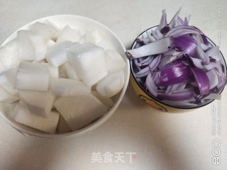 红烧萝卜焖羊肉步骤1
