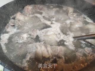 红烧萝卜焖羊肉步骤2