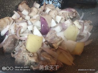 红烧萝卜焖羊肉步骤4
