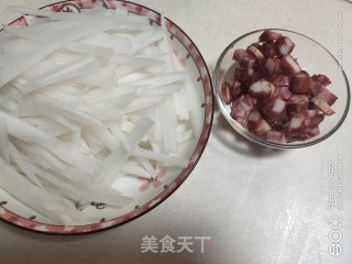 香肠烧萝卜步骤1