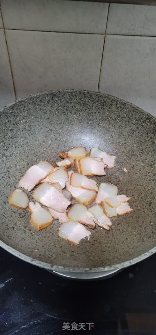 青蒜洋葱炒腊肉步骤3