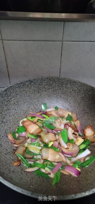青蒜洋葱炒腊肉步骤9