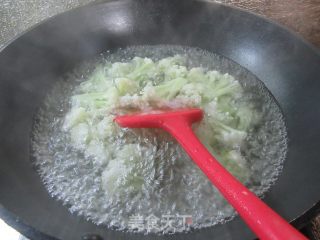香菇酱炒花菜步骤2