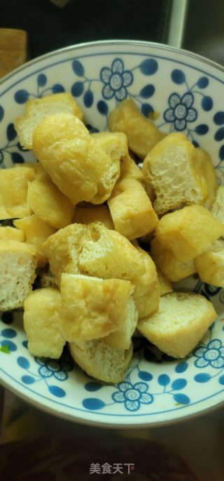 青蒜烧油豆腐步骤3