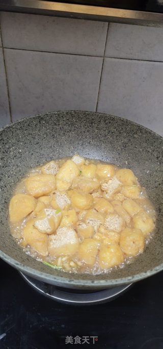 青蒜烧油豆腐步骤7
