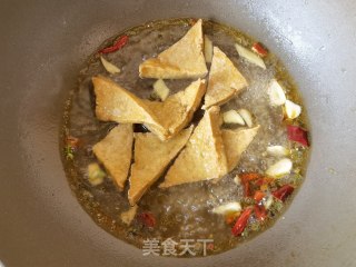 炸豆腐烩油菜苗步骤5