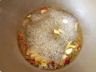 炸豆腐烩油菜苗步骤4