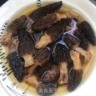 羊肚菌炒佛手瓜步骤2