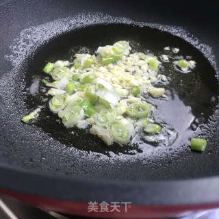 羊肚菌炒佛手瓜步骤6