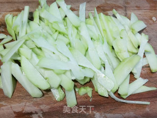 蘑菇佛手瓜炒肉片步骤4