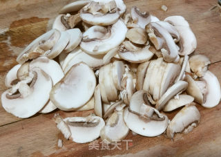 蘑菇佛手瓜炒肉片步骤3