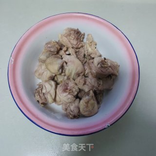 香菇辣子鸡步骤3