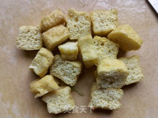 豆腐泡烩生菜步骤1