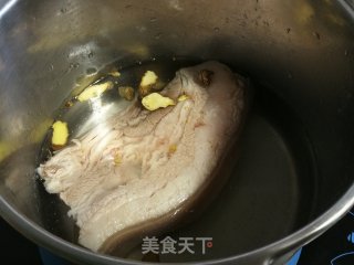 西兰花炒回锅肉步骤2