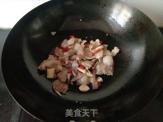 胡萝卜炒回锅肉步骤6
