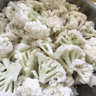 剁椒腊肉炒菜花步骤2