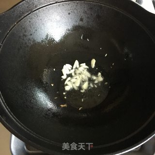 木耳炒胡萝卜步骤2