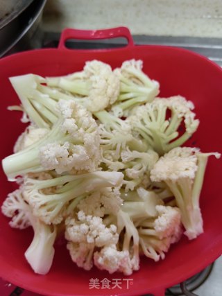 干辣椒煸炒花菜步骤1