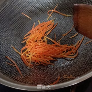 韭菜炒皮皮虾肉步骤6