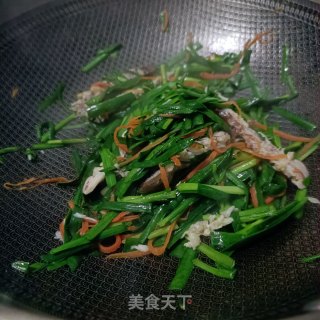 韭菜炒皮皮虾肉步骤10