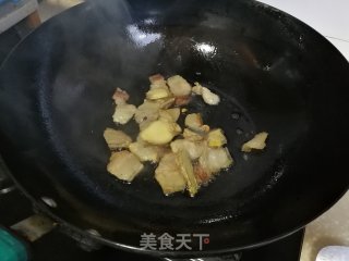 五花肉烧萝卜片步骤4
