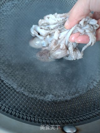 彩椒炒八爪鱼步骤4