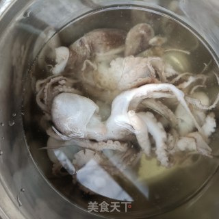 彩椒炒八爪鱼步骤3