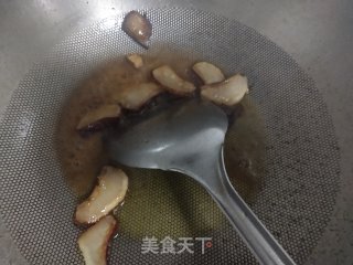 腊肉炒香菇油菜步骤2