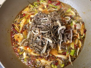 豆芽平菇煮毛肚步骤15