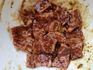 荷兰豆洋葱炒牛仔骨步骤4