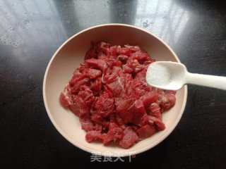 大葱青椒炒牛肉步骤2