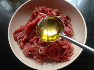 大葱青椒炒牛肉步骤5