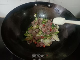 大葱青椒炒牛肉步骤10