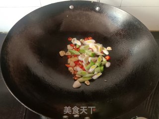 蒜苗炒鸭杂步骤5