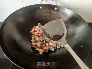 蒜苗炒鸭杂步骤8